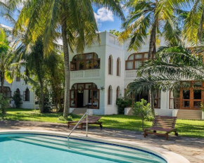 El Mufasa luxury holiday apartments with pool & garden